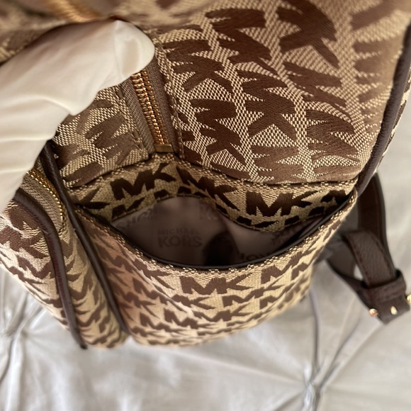 Michael kors backpack - Picture 8 of 16